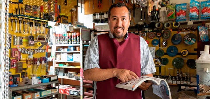 hombre con su propio emprendimiento